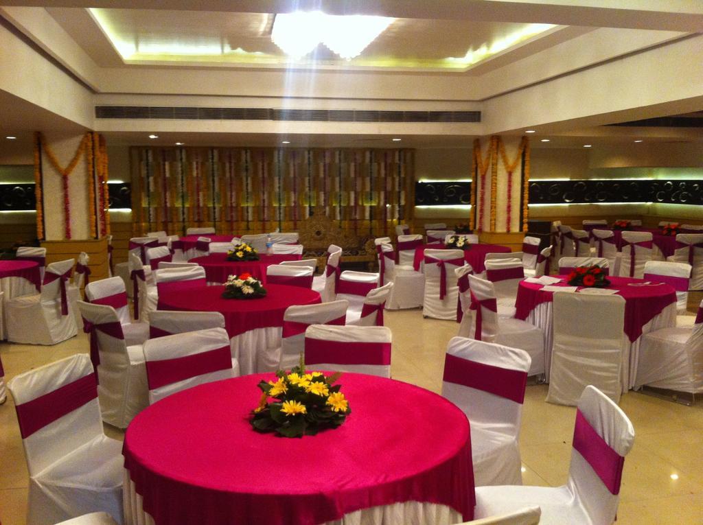 The Rajshahi Palace Indore Ngoại thất bức ảnh