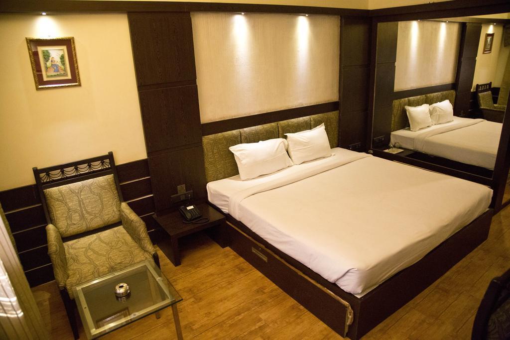 The Rajshahi Palace Indore Phòng bức ảnh